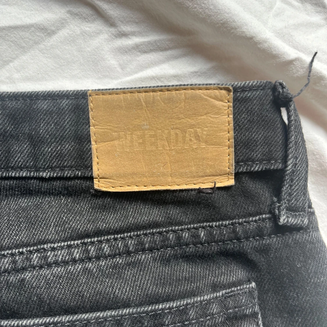 Svarta jeansbyxor från Weekday - 2