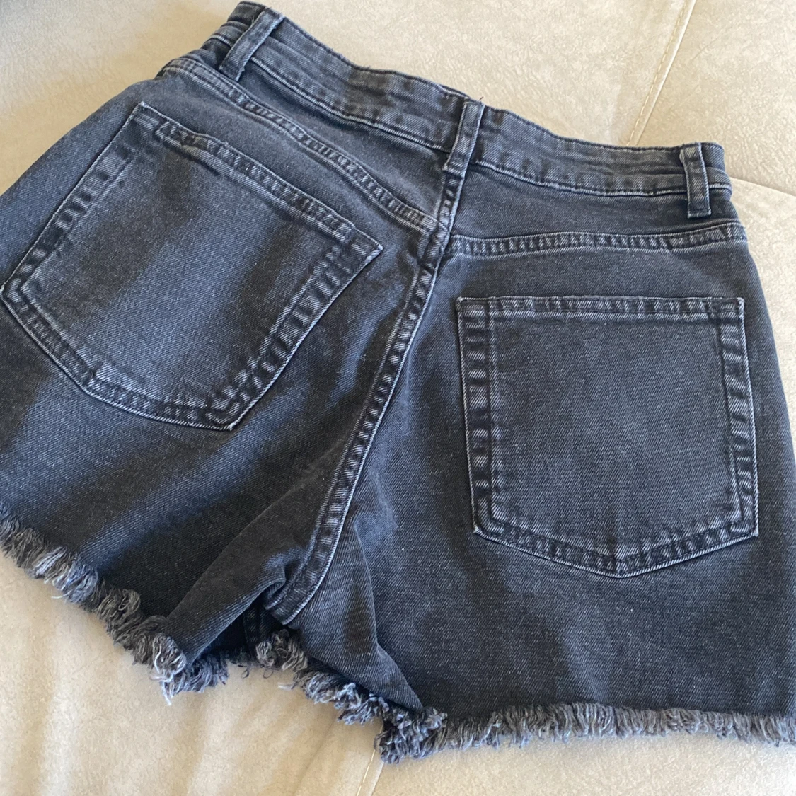 Svarta jeansshorts - 1