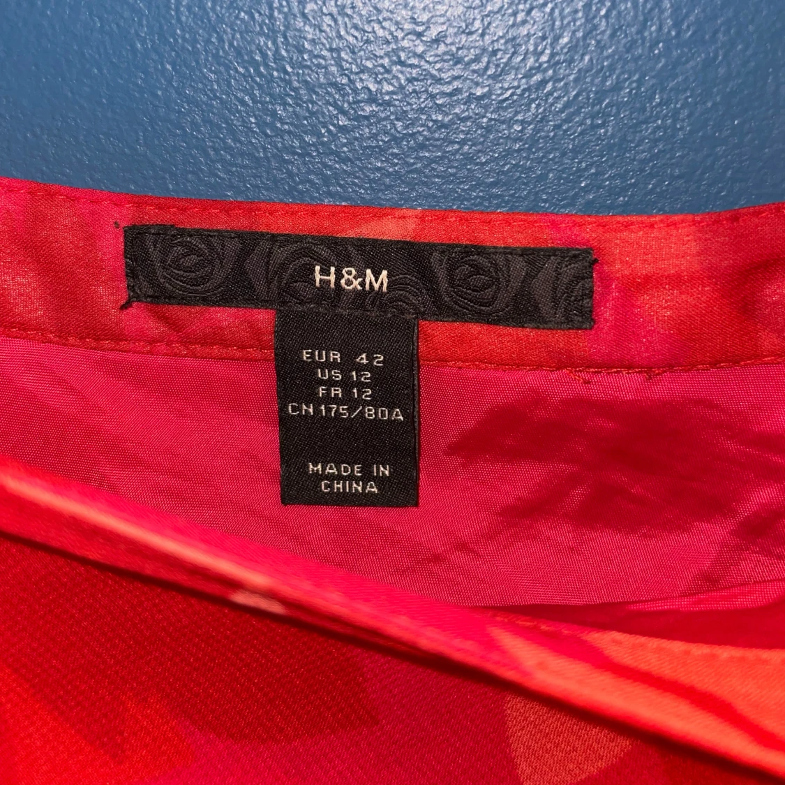 Röd blommig midikjol - 1