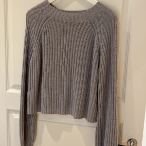 Stickad tröja - Fin stickad tröja, använd men fint skick från shein. Storlek s💞