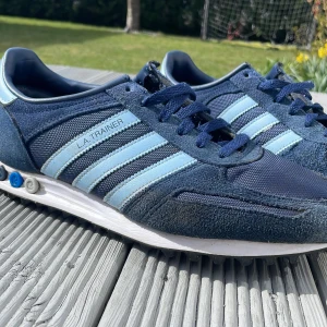 Adidas L.A. Trainer 44 - Snygga Adidas L.A. Trainer sneakers, super skick inga defekter