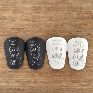 Mini benskydd  - Mini benskydd 2 pack, längd 8,5 cm, bredd 5,5 cm. Sparsamt använda. 