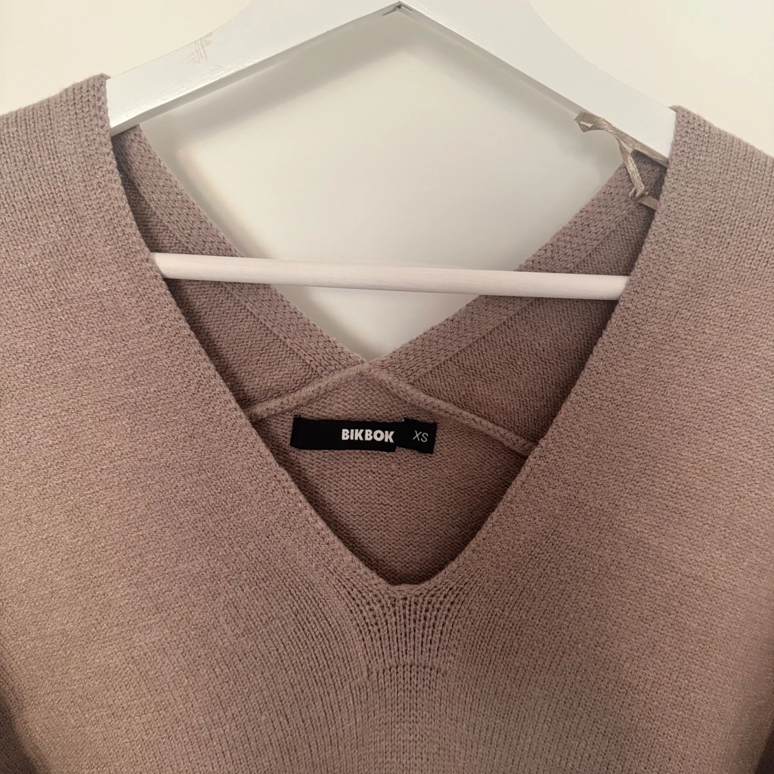 Beige stickad tröja från Bik Bok - 2