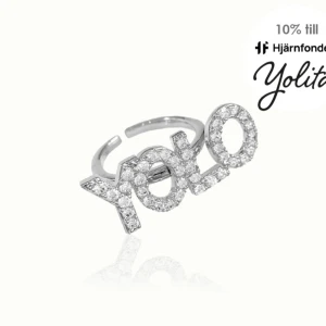 Yolo ring Ioaku  - Som ny!!!! Men säljer billigt då jag vill bli av med den! 