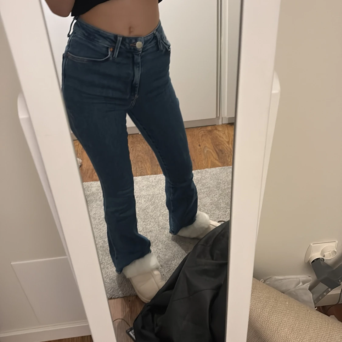 Blå bootcut jeans från BikBok