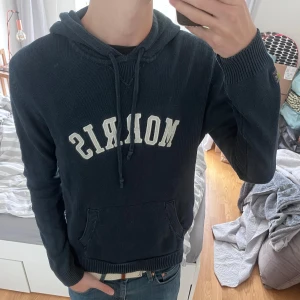 Stickad hoodie från Morris - Snygg vintage stickad hoodie från Morris | Storlek S kan även passa M | Bra skick✅