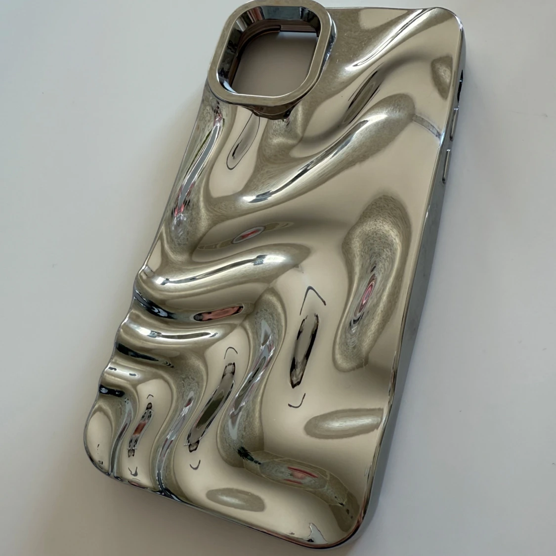 Futuristiskt Liquid Mobilskal - 2