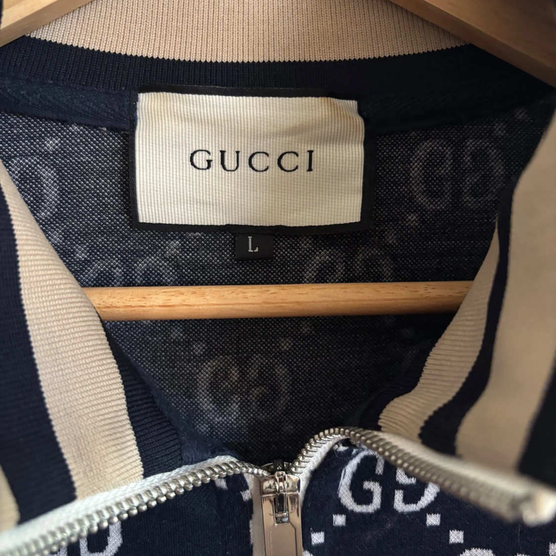 Gucci tröja/byxa med GG-mönster. 1000kr bara för tröjan/byxan.  - 2