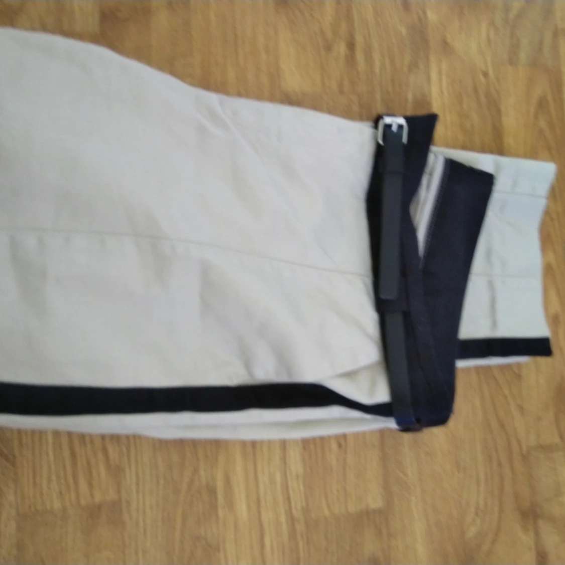 Beiga kostymbyxor från Lindex med bälte - 2