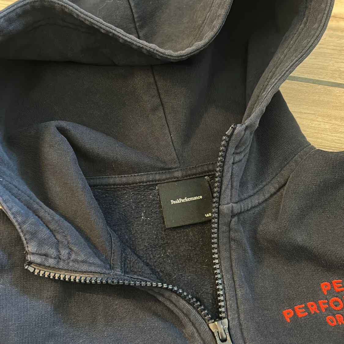 Blå hoodie från Peak Performance - 2