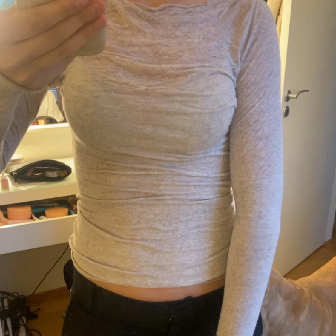 Ljusgrå tight långärmad tröja