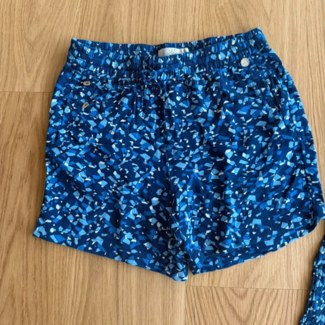 Blått set från Mq med One shoulder topp  - 2