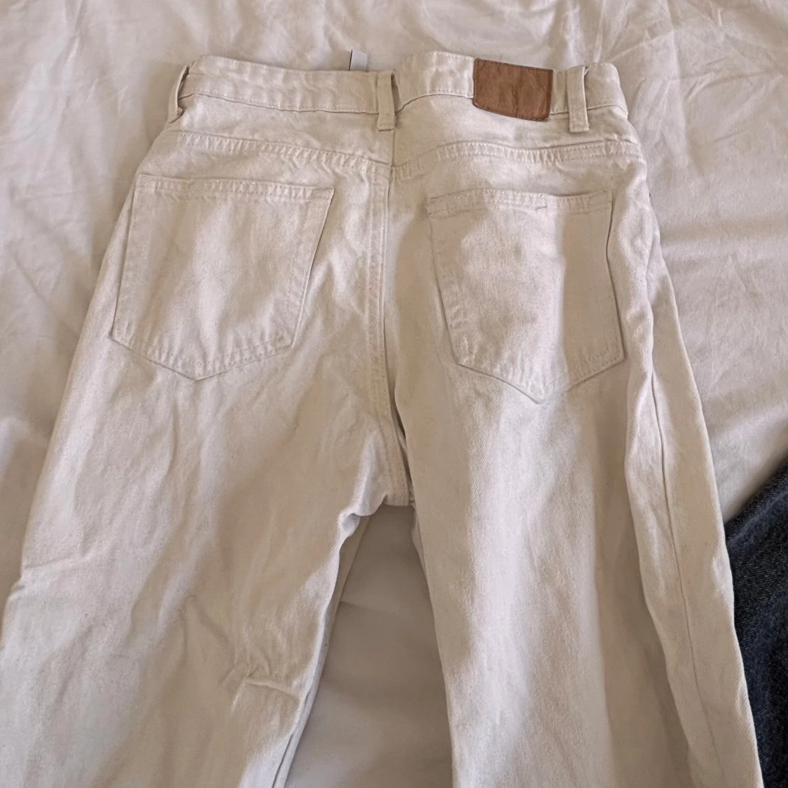 Vita raka jeans från Weekday - 3