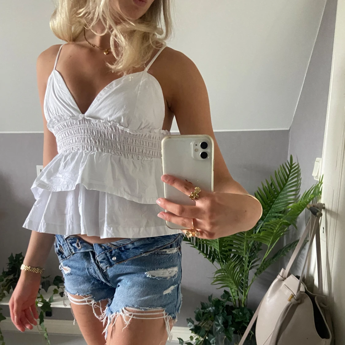 Egen sydd vit volangig linnetopp - 1