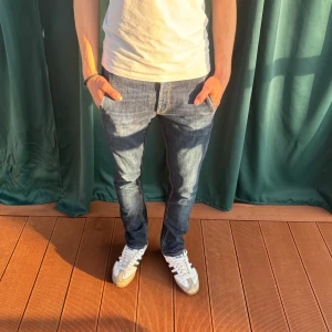 Dondup jeans  - Säljer nu dessa feta dondup jeans, helt utan defekter! Till ett super pris, modellen är 183 cm och väger 70 kg