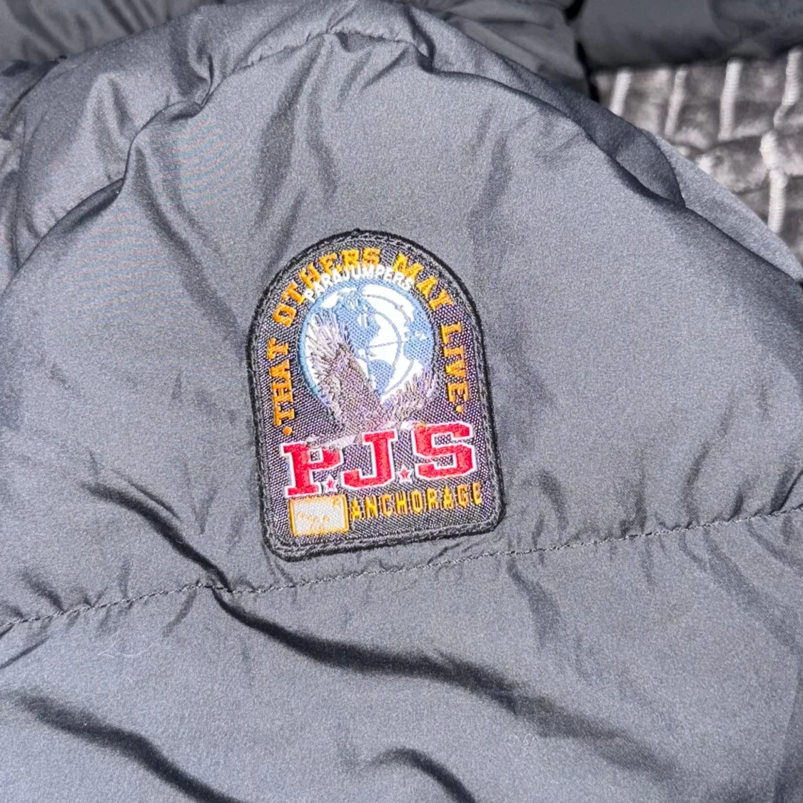 Svart dunjacka från Parajumpers Y-M - 3