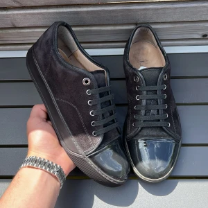 Lanvin - Sjukt feta lanvins! Size uk5 motsvarar 40 men passar även 41 då lanvin är stora i storleken ! Skick 9/10 jättebra skick! Hör av dig vid fler frågor eller funderingar 🤩