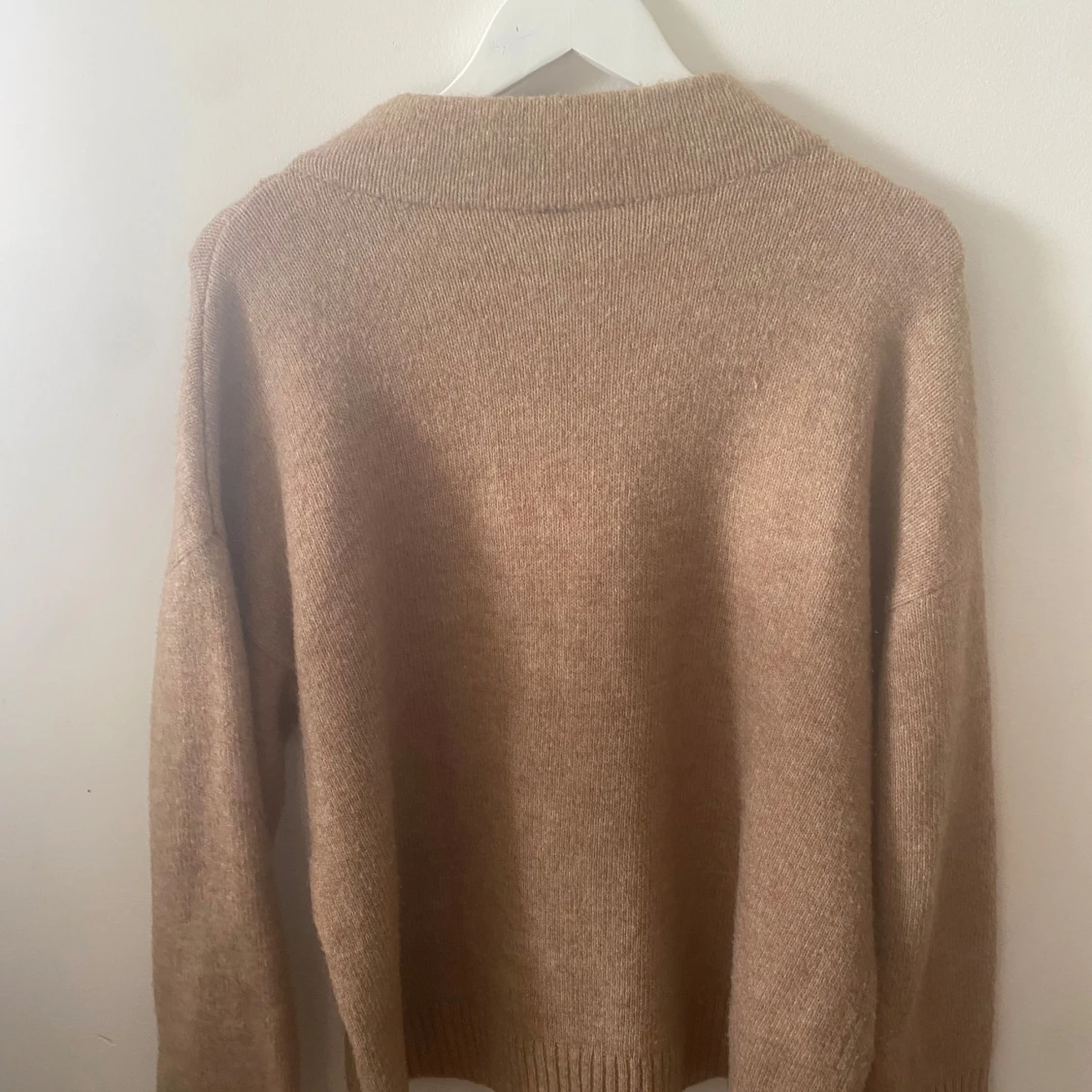 Beige stickad tröja från KappAhl - 3