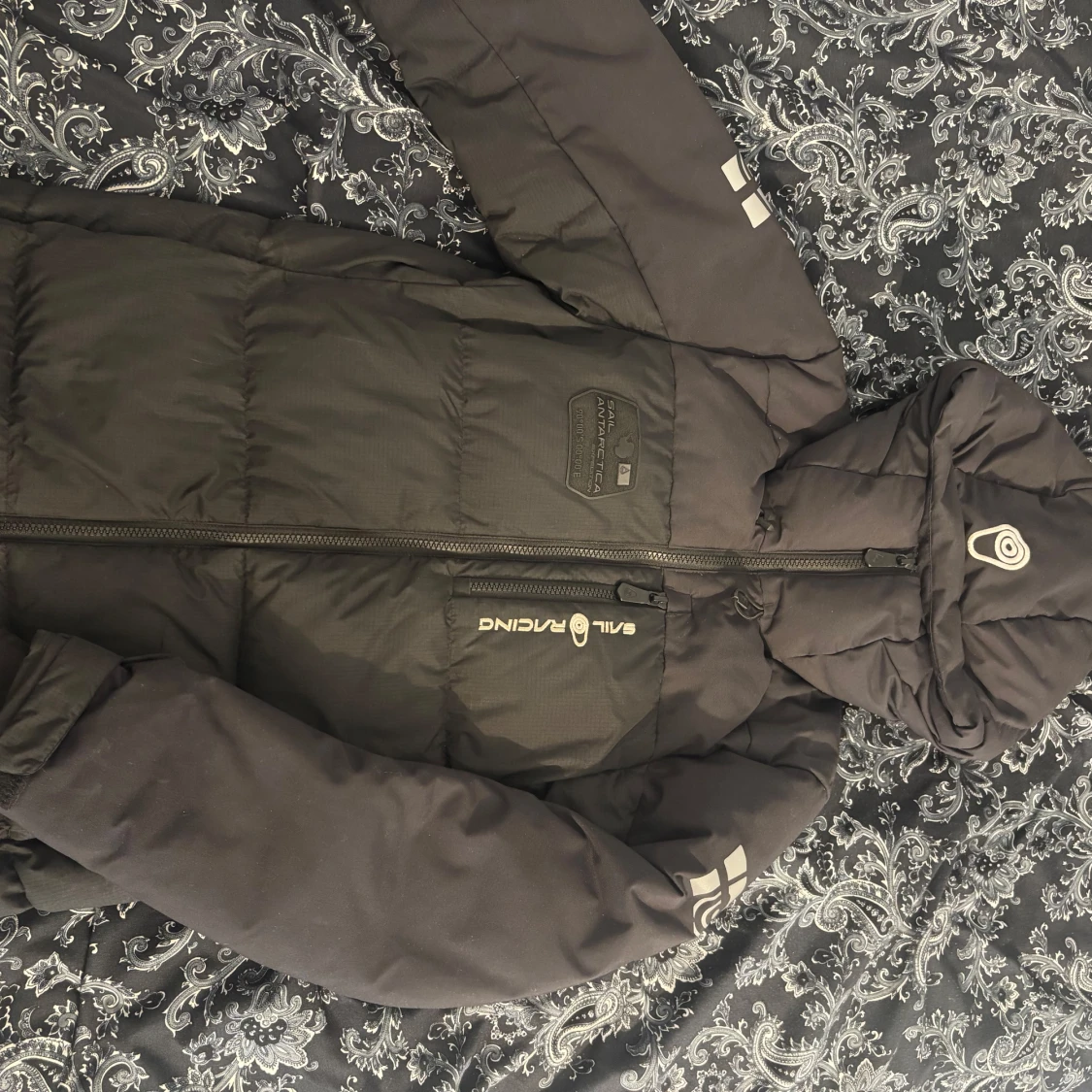 Svart pufferjacka Sail Racing