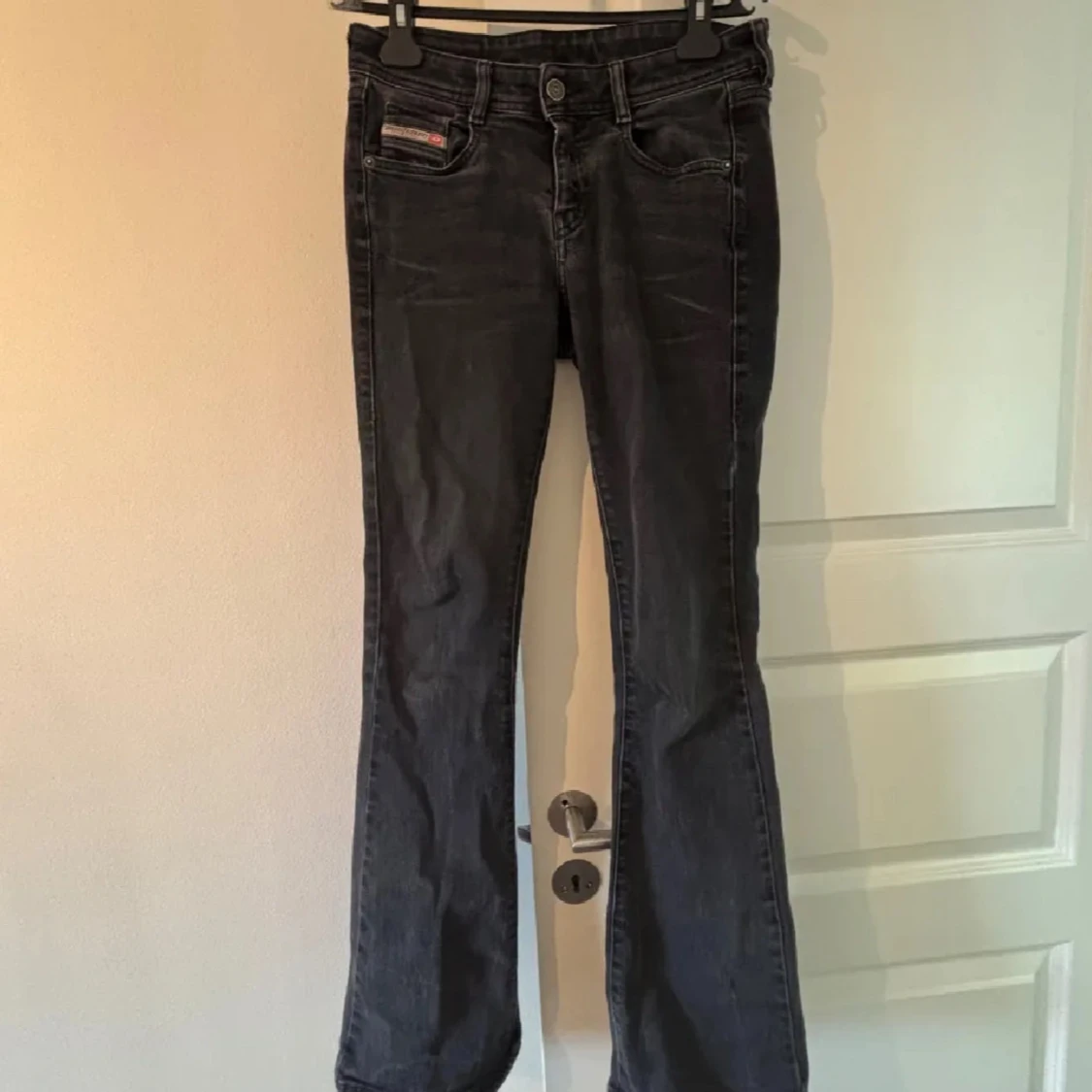 Svarta bootcut jeans från Diesel - 1