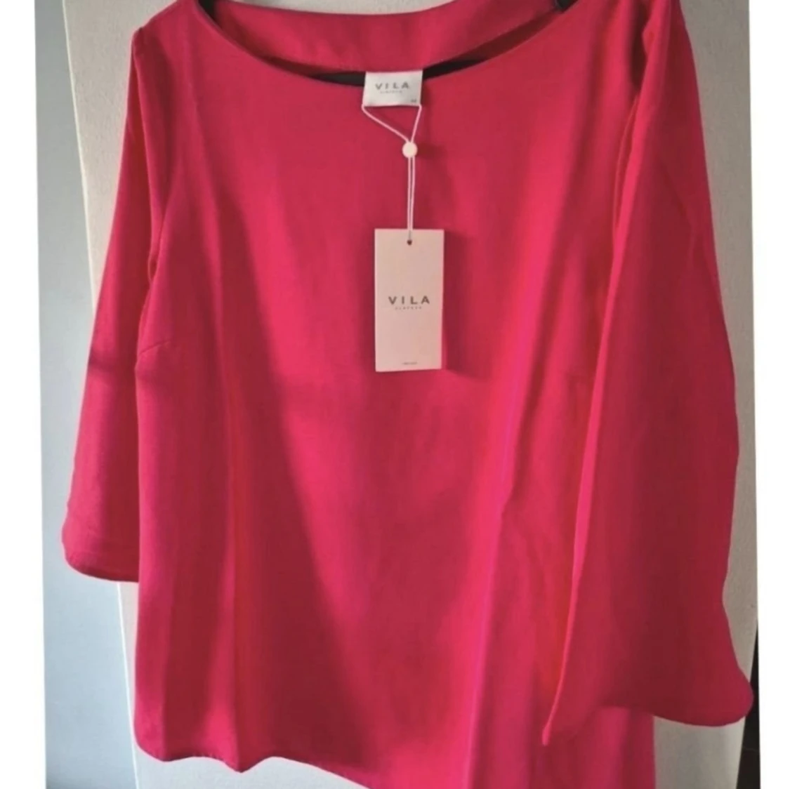 Rosa och svart blus från Vila - 1