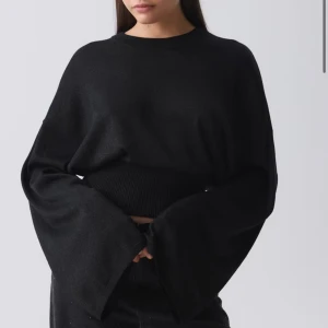 Metallic knitted top - Säljer denna metallic knitted top som varit slutsåld ett bra tag! Endast använd 1 gång💕💕