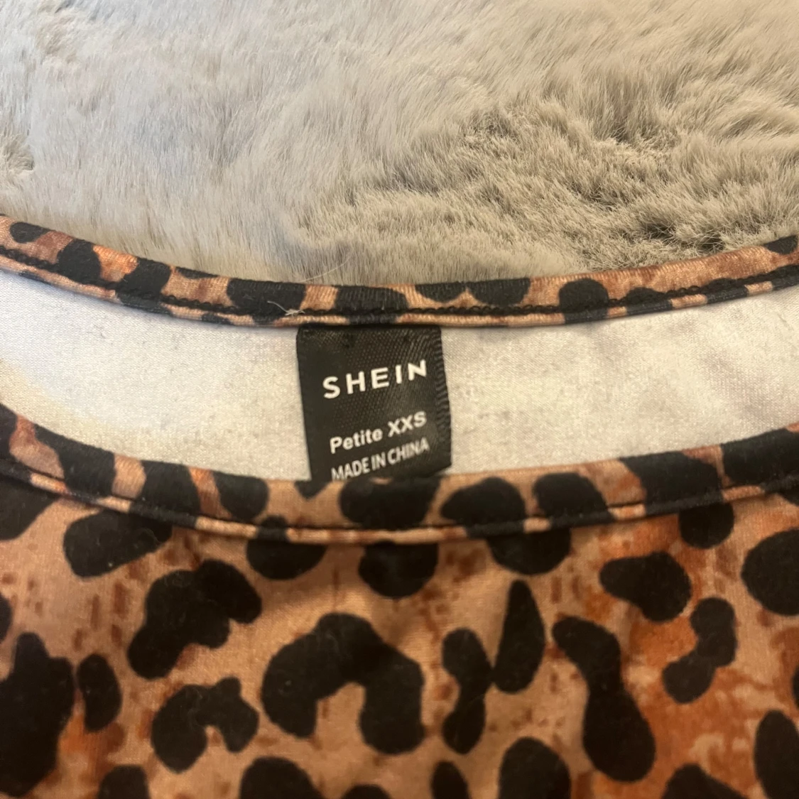 Leopardmönstrad baddräkt från SHEIN - 1