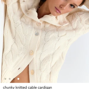 SÖKER  - Storlek S, Söker!