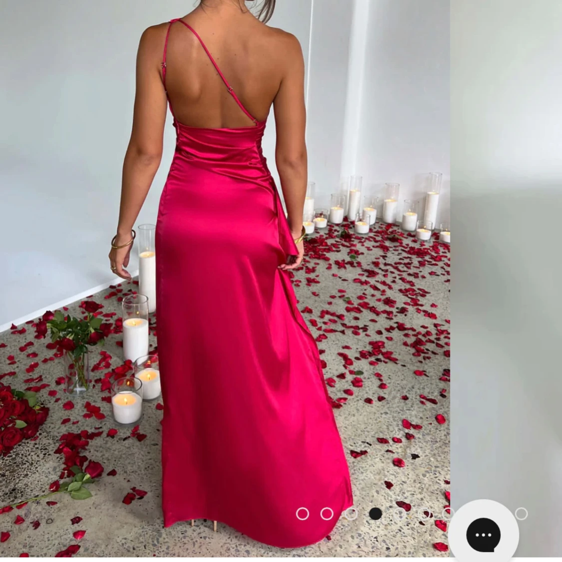 Röd långklänning med slits - 1