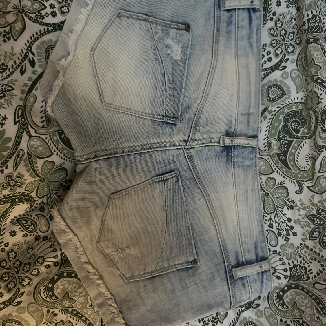 Lågmidjade jeansshorts  - 4