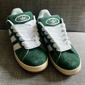 Adidas Campus 00s - Säljer dessa Campus! Superbra till sommaren. Knappt använda. Hör av er vid funderingar!