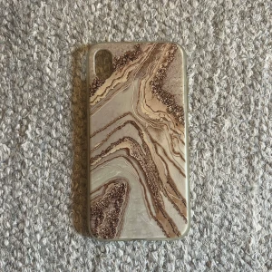 Mobilskal  - Fint skick. Passar till iPhone XR