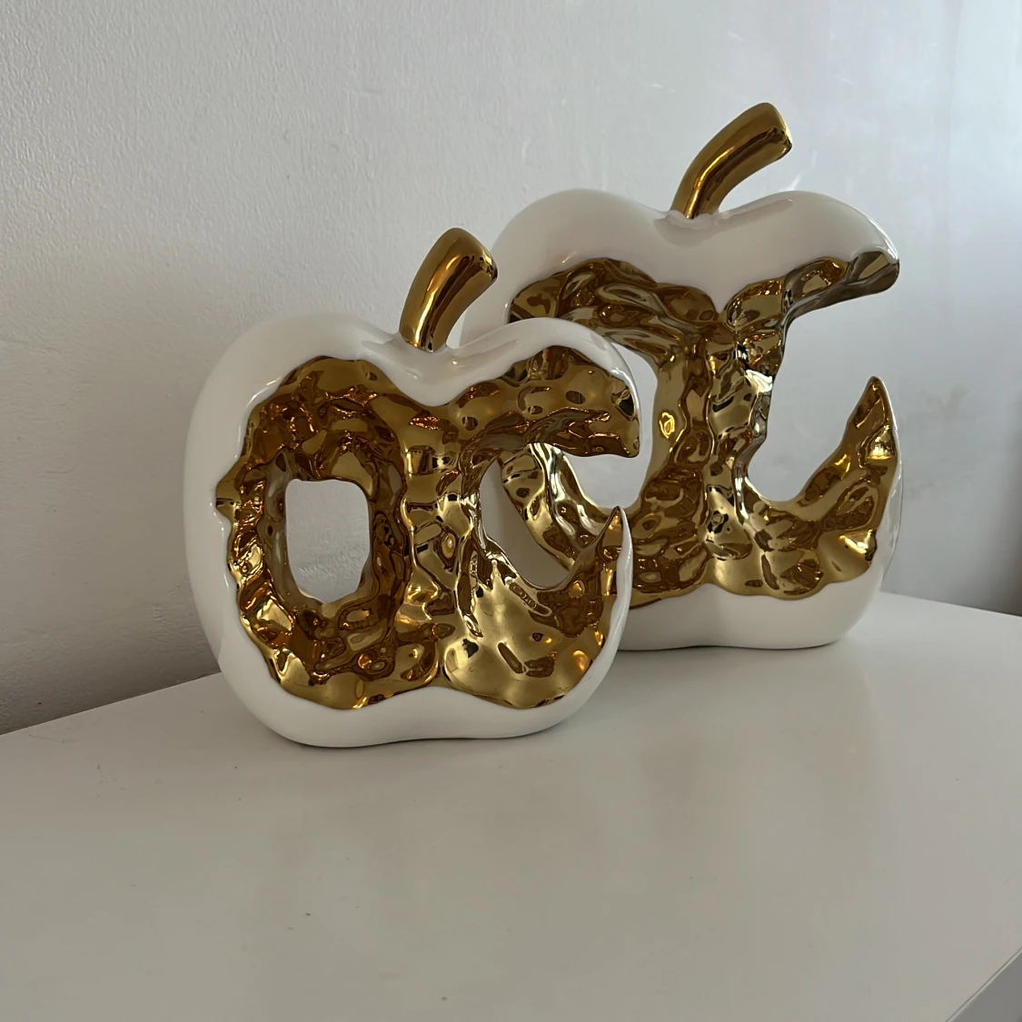 Två äppelvas set i guld och vitt i helt nytt skick  - 1