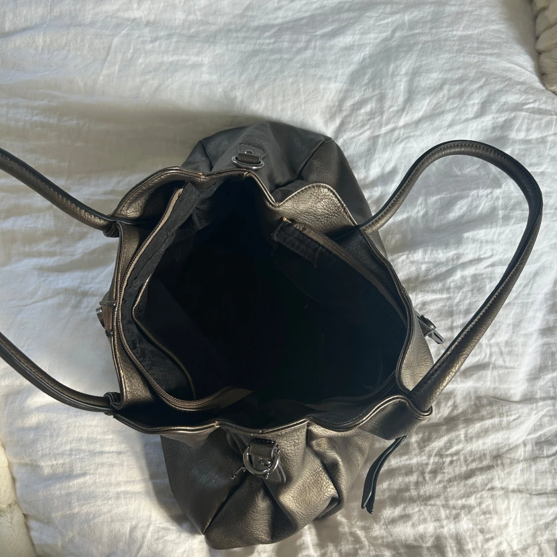 Brun/ guldig axelväska från Bulaggi  - 2