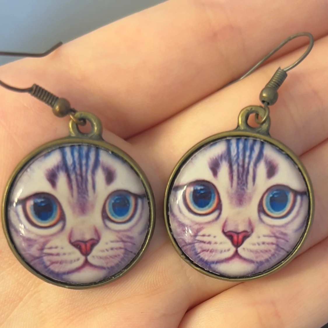 Roliga kattörhängen