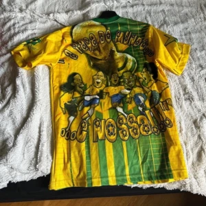 Brasilien fotbollströja - Kom med ett pris