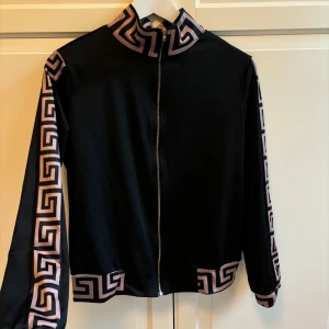 Nytt sett  - Aldrig använt, i nyskick. Står ingen storlek men gissar på S/M