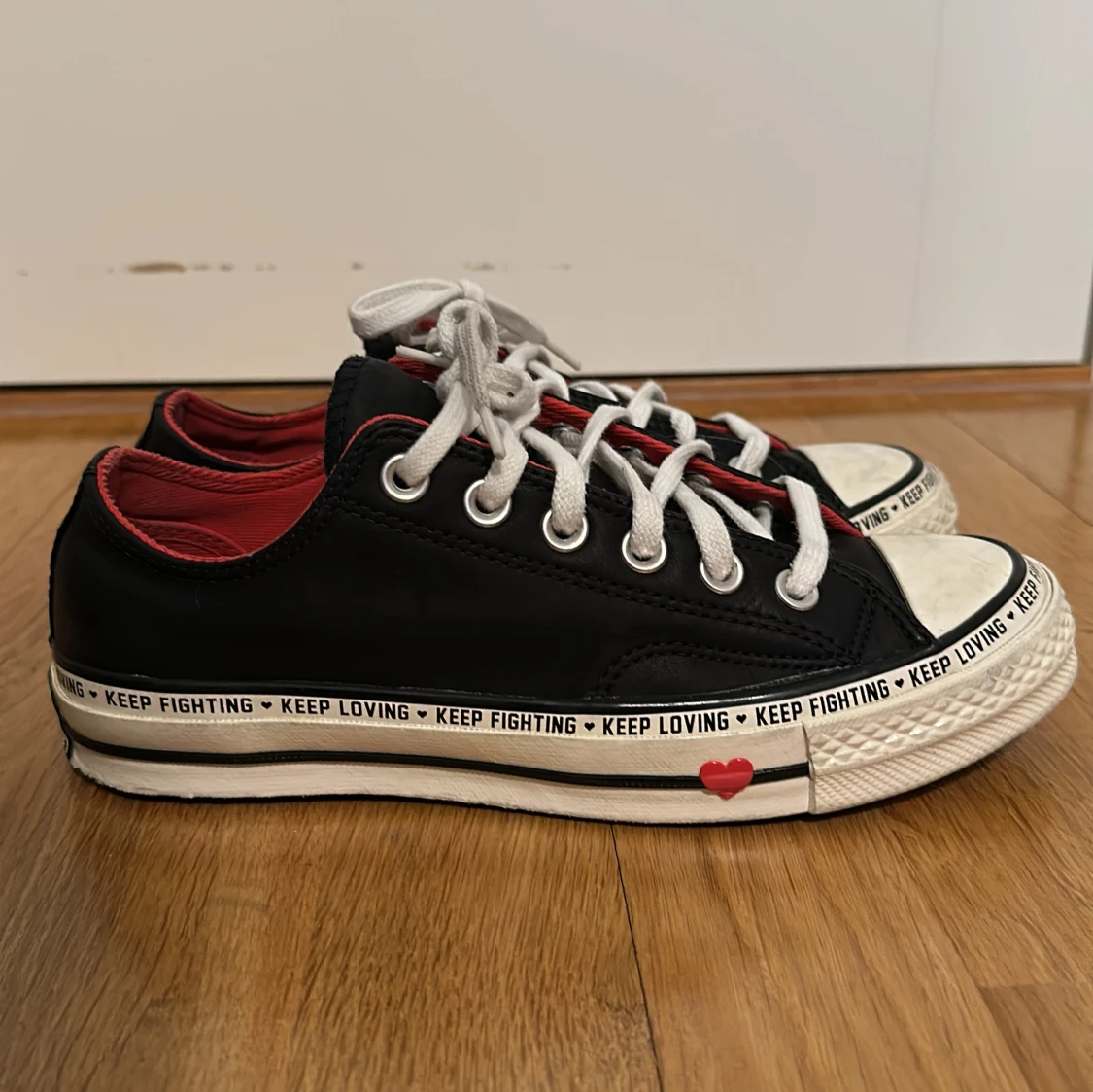 Converse sneakers med hjärtdetaljer