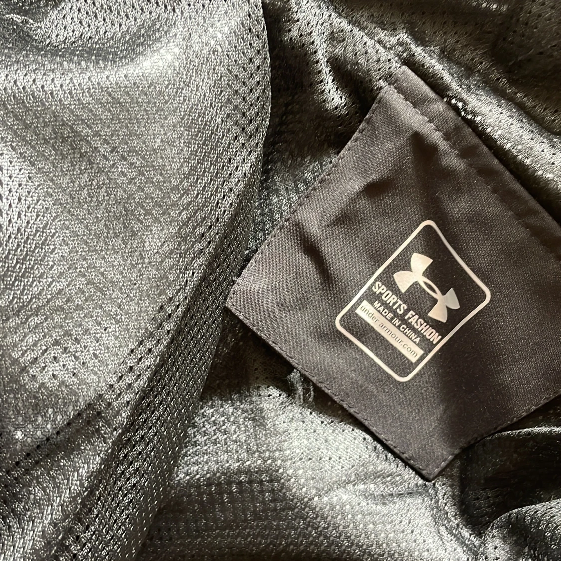 Svart vindjacka från Under Armour - 2