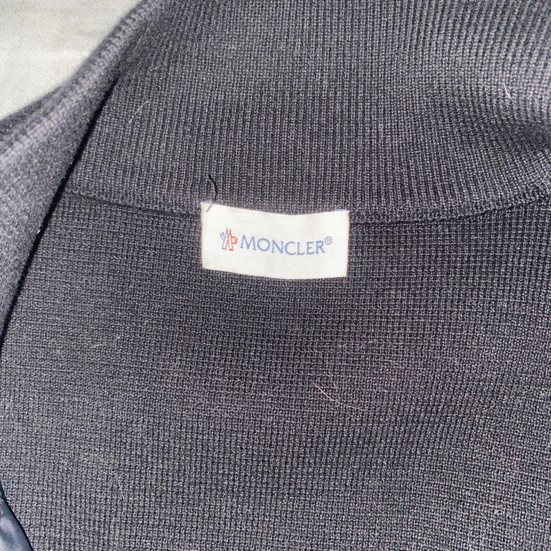 Svart pufferjacka från Moncler - 2