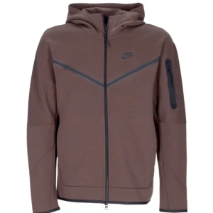 Nike tech fleece -  Inga skador sitter som en M, köpt från junkyard för 1,1~. 