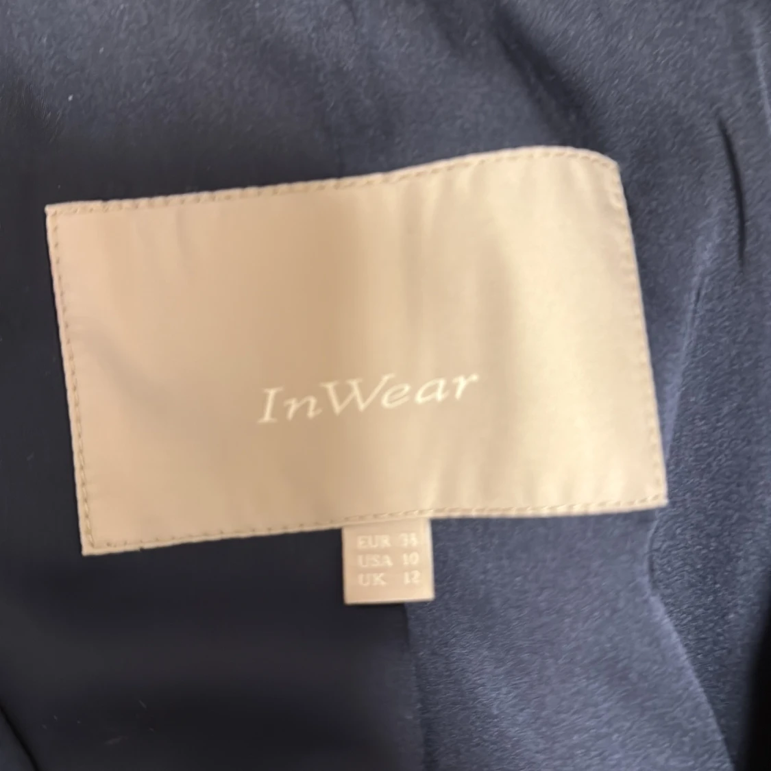 Mörkblå trenchcoat från InWear - 1