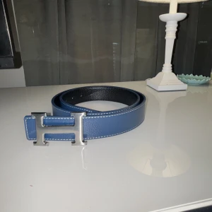 H bällte - Säljer ett helt nytt bällte från herm.es bara att skriva via intresse 