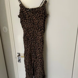 Glamour klänning  - Säljer rn jätte fin sommar klänning 
