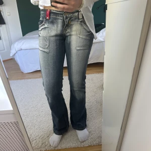 Low waist bootcut jeans - Säljer dessa svincoola jeans!! Står att det är size 12 men skulle säga att de är 36/S❤️😊