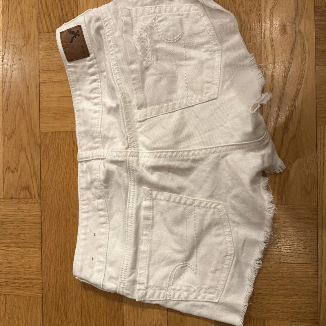 Vita jeansshorts från American Eagle - 1