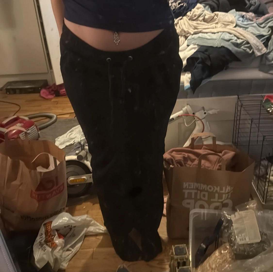 Svarta mjukisbyxor med dragsko