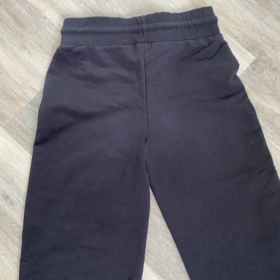 Svarta mjukisbyxor från 157 - 1
