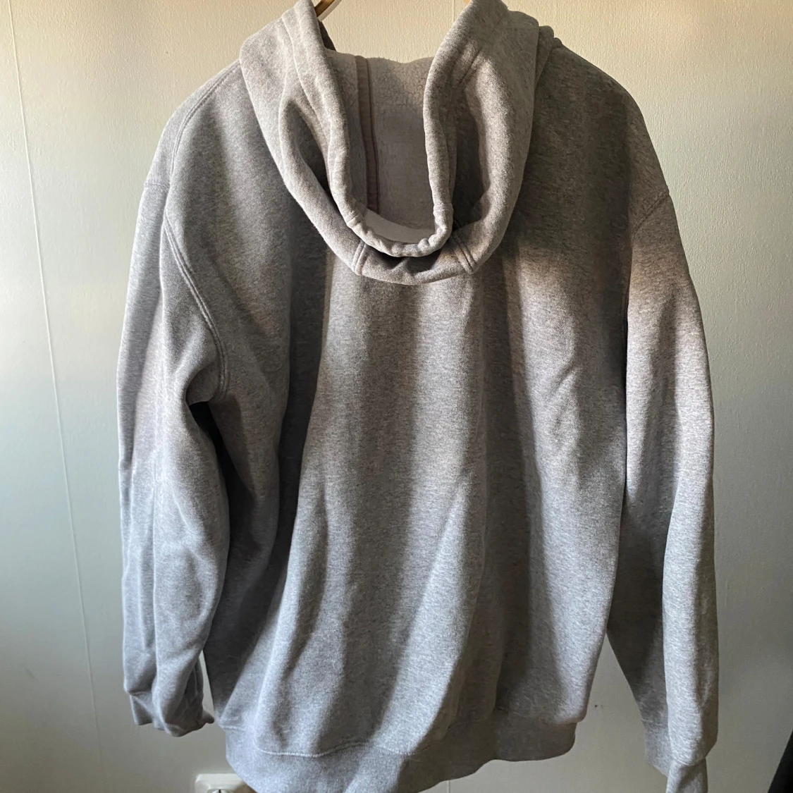 Grå Carhartt hoodie med dragkedja - 1