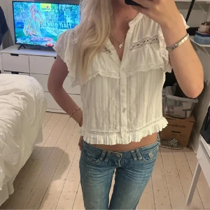 Blus tröja topp sommar fest Zara vit spets - Söt topp från Zara💋💋